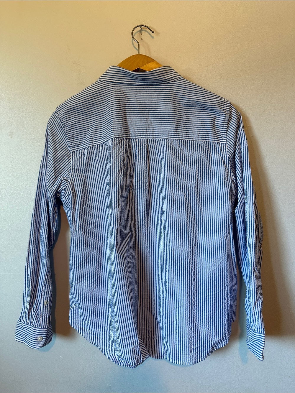 L.L. Bean Item ID 507315 Vacationland Seersucker Shirt Women's LP - Picture 2 of 6